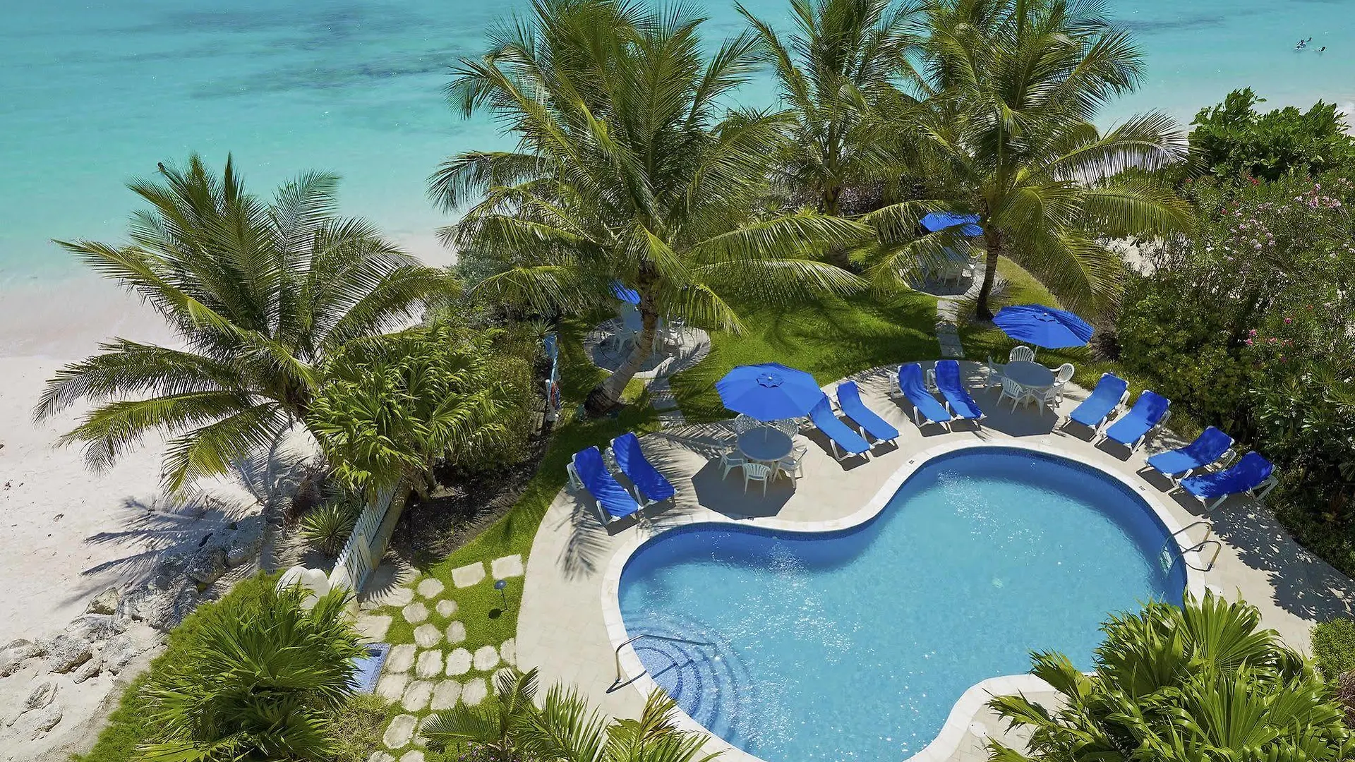 Maxwell Beach Villas contacts
