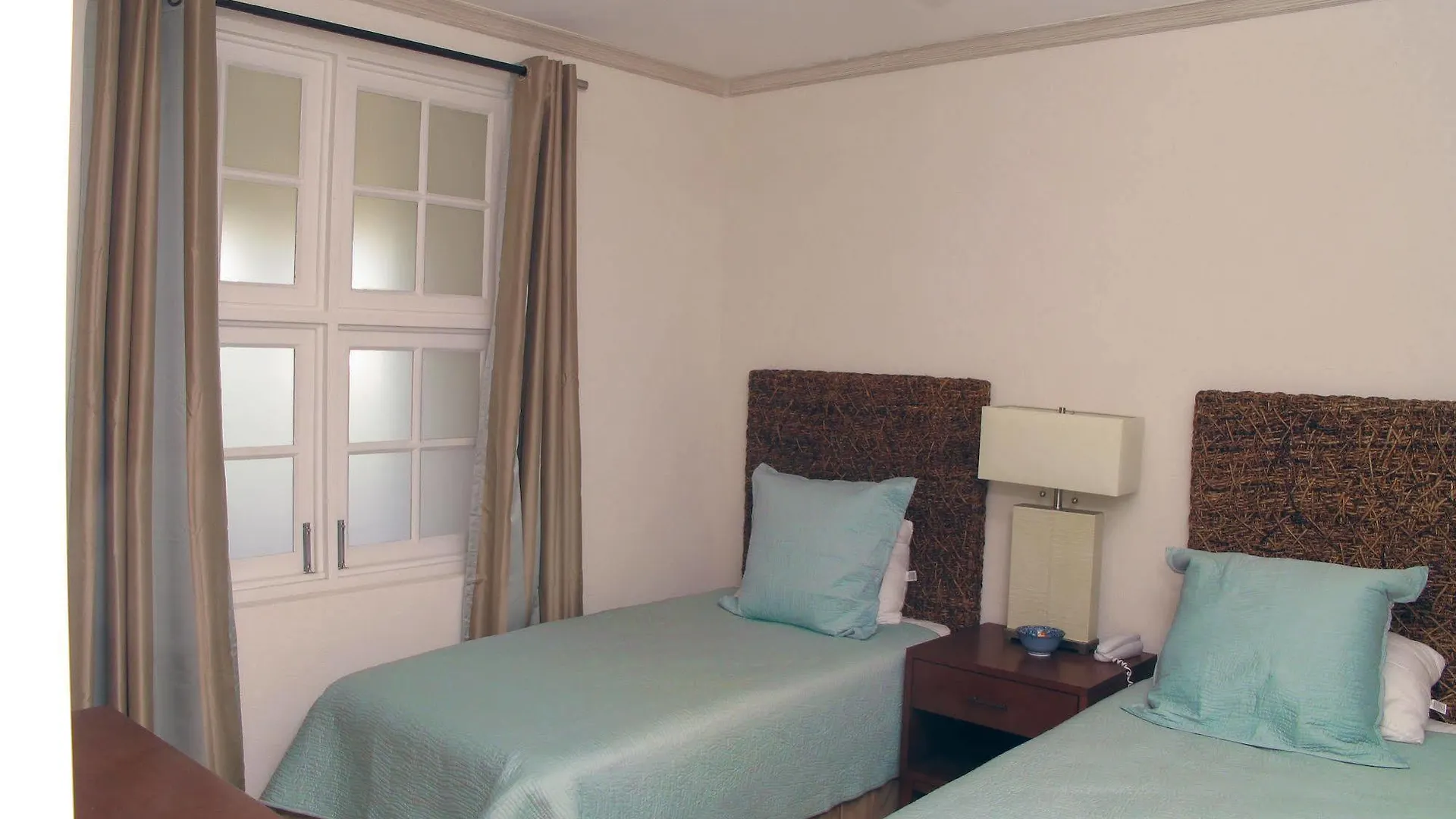 Maxwell Beach Villas Christ Church Apartment