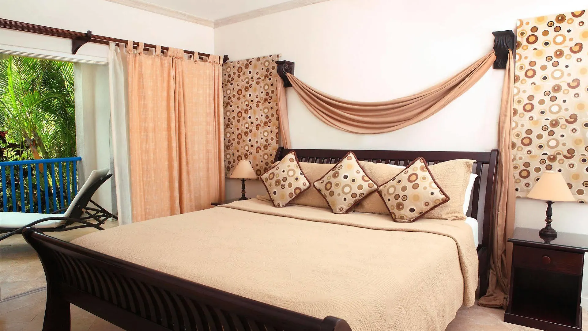Maxwell Beach Villas Christ Church Apartment
